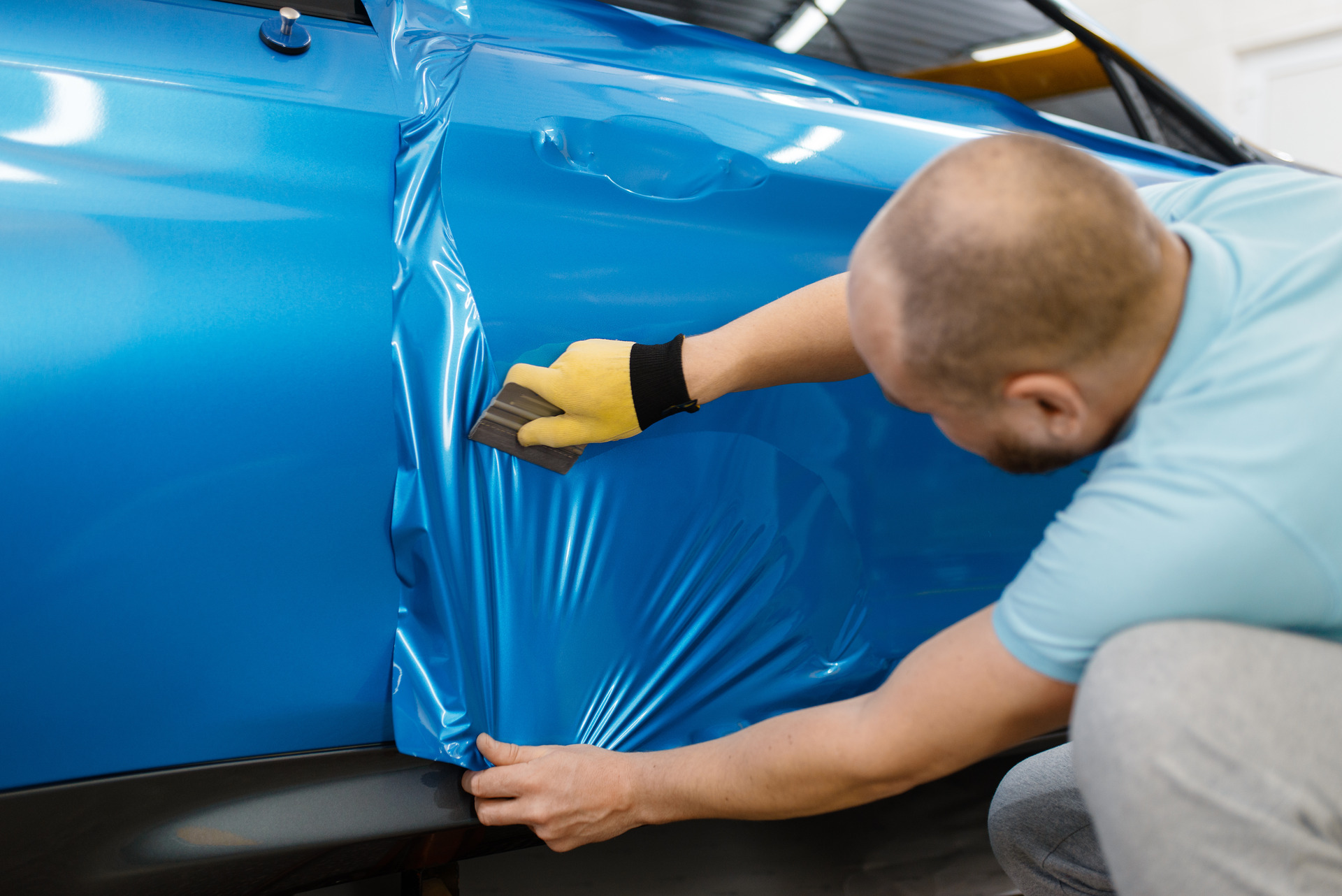 Read more about the article Unlocking the Power of Mobile Marketing with Car Wraps